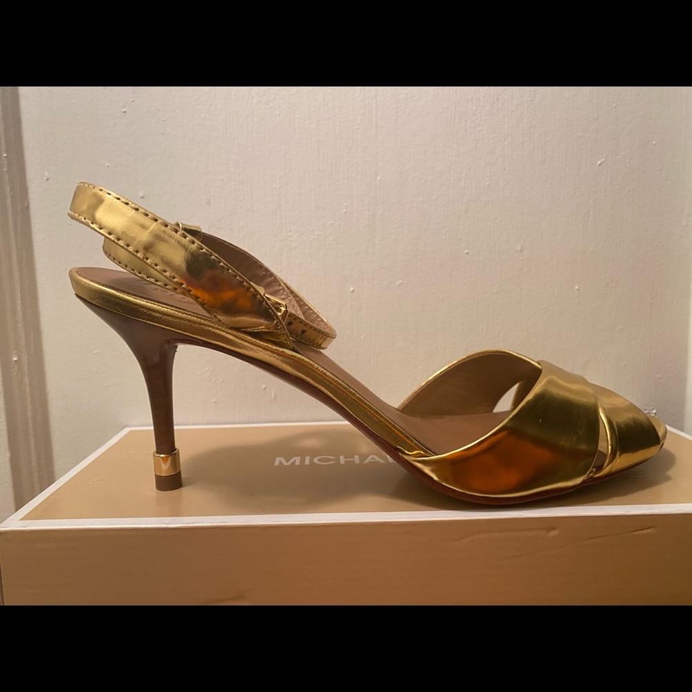 Tory Burch Sandals*